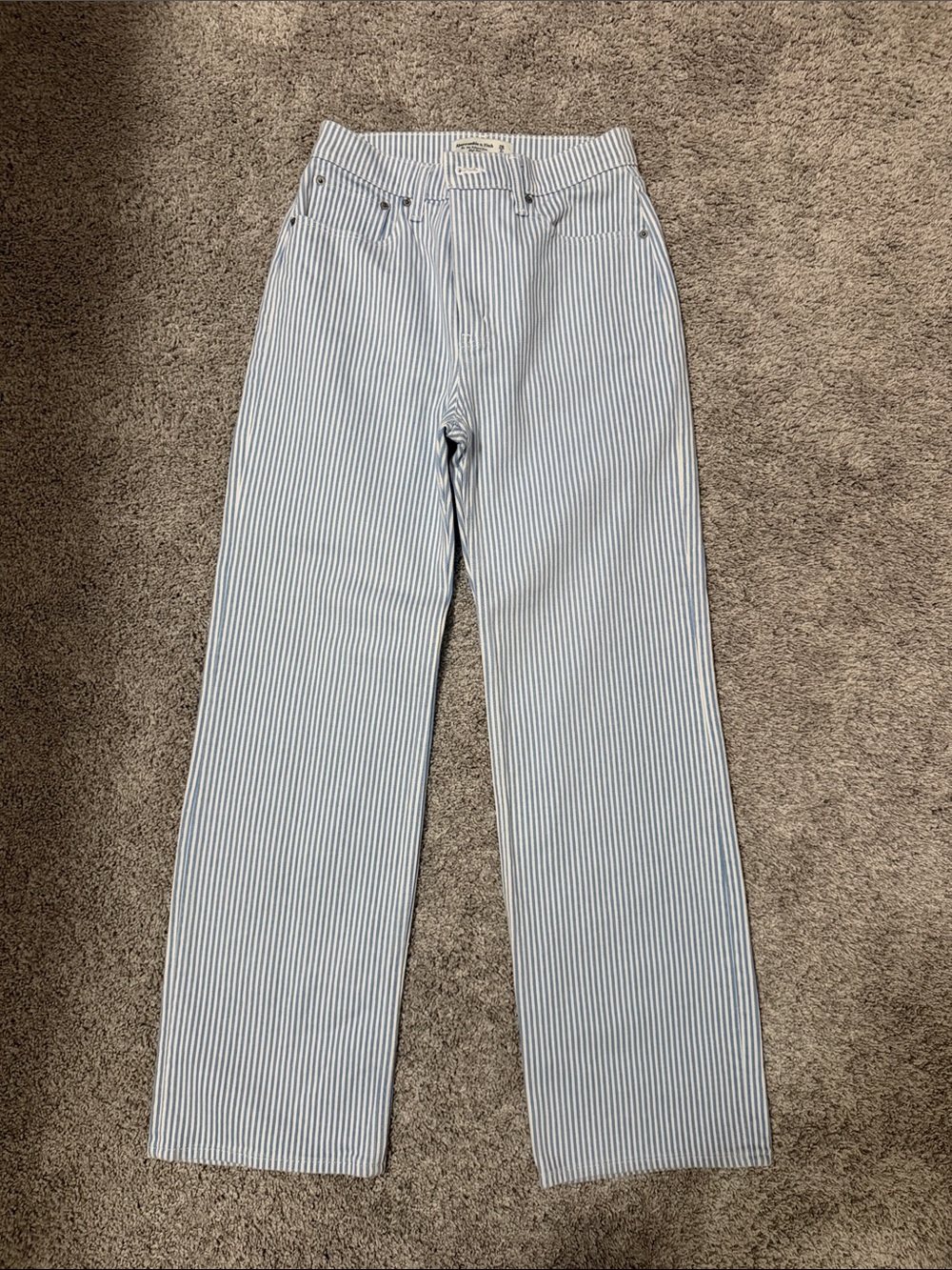 NWOT Abercrombie & Fitch 90s relaxed Jeans, high rise, blue & white stripe - Picture 2 of 9